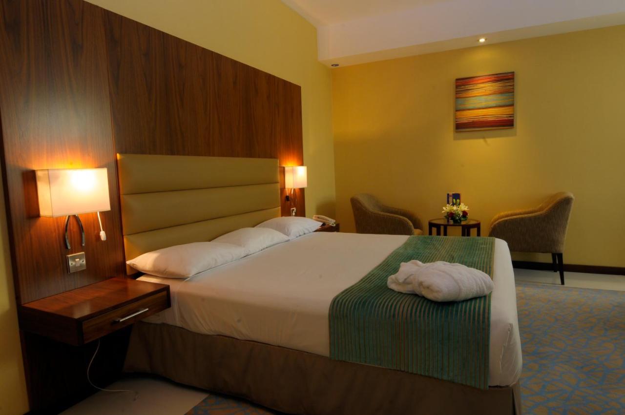 Howard Johnson By Wyndham Abu Dhabi Downtown Exteriér fotografie